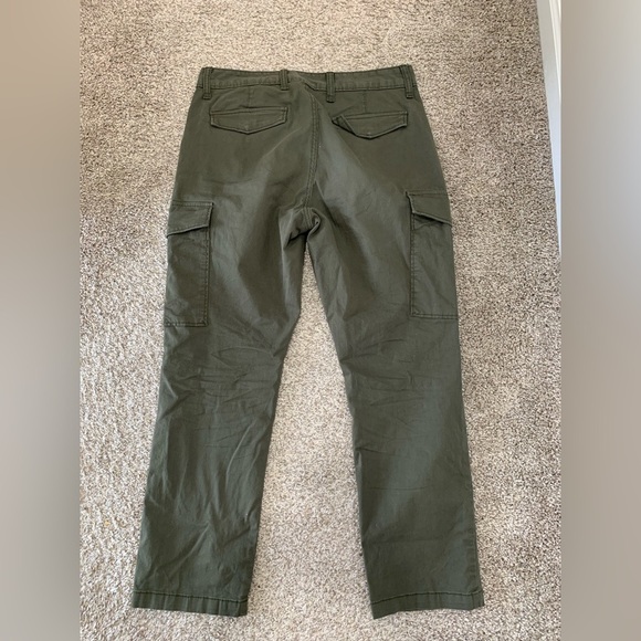 Old Navy Men's Green Cargo Pants - Picture 3 of 3